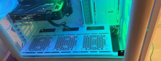 إعلان عن للبيع pc