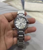 إعلان عن ساعه Cartier اصليه اللون سلفر