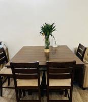 إعلان عن للبيع طاولة طعام كبيره