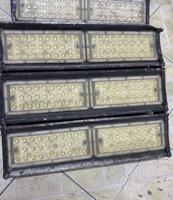 إعلان عن كشافات للبيع على السوم