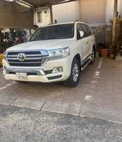 إعلان عن لاندكروزر