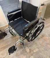 إعلان عن كرسي متحرك طبي