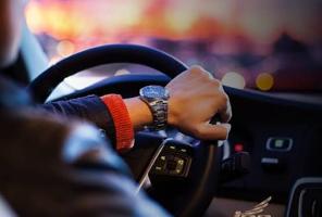 إعلان عن عندي ليسن كويتي جامعي أبحث عن عمل مناسب.