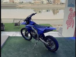إعلان عن Yamaha YZ450F