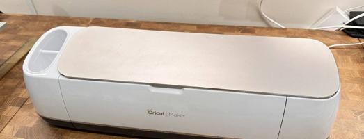إعلان عن Cricut maker 1  اله قص الكترونية