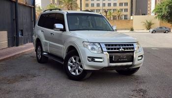 إعلان عن باجيرو موديل ٢٠٢٢ ماكينة صغيرة عداد 157 ألف أبيض صدفي شرط الفحص