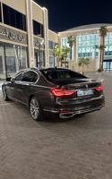 إعلان عن BMW 740iL