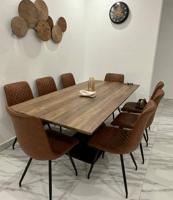 إعلان عن طاولة طعام