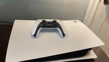 إعلان عن جهاز سوني مع يده وشاشه استعمال اسبوع