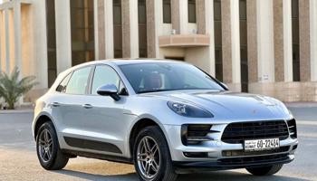 إعلان عن موديل ٢٠٢١ بحالة ممتازه فل ابشن عداد ٨٩ الف سيرفيس وكالة