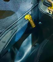 إعلان عن Original bag Chanel with authentic code .used but not abuse