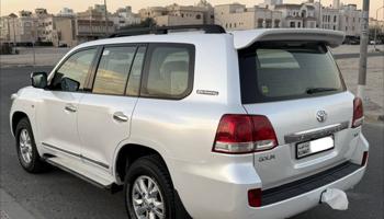 إعلان عن لاندكروزر الساير