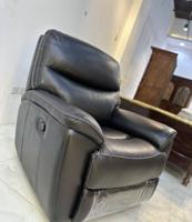 إعلان عن للبيع كرسي هزاز مريح جداً