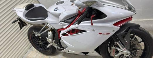إعلان عن MV Augusta 2015 F4- 1000 Very celan only 10000 Kilometer !!