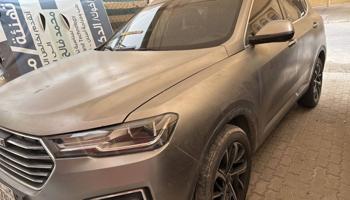 إعلان عن البيع هافال H6  اللون سلفر فيها اصباغ عداد 160 الف فحص قير ماكينه وشاص