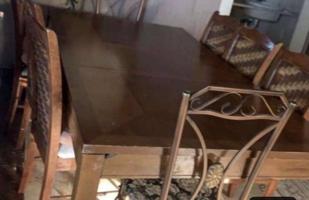 إعلان عن طاولة طعام جديده نظيفه أغراضها كامله مافيها ولا شي