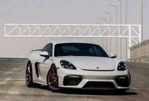 إعلان عن Cayman GT4 2020