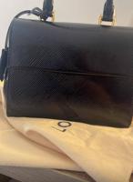 إعلان عن للبيع شنطه