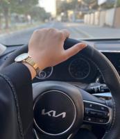 إعلان عن سائقه توصيل طالبات