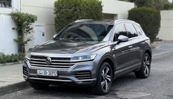 إعلان عن فولكس واجن طوارق V6 موديل 2023 عداد 35 الدرجة الأولى صبغ وكالة