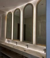 إعلان عن فني زجاج