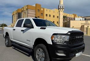 إعلان عن بحالة ممتازة وانيت دودج رام RAM وكالة 2021 محرك 6.4 دبل قير ماشي 71